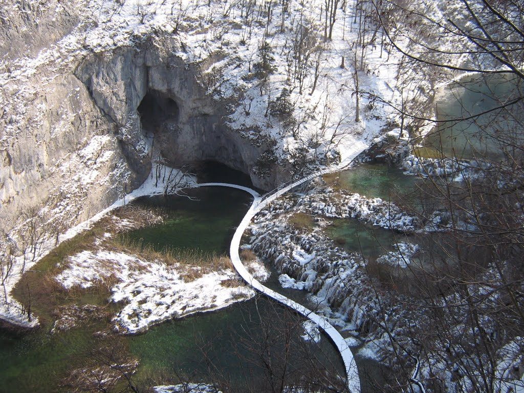Die Höhle Supljara